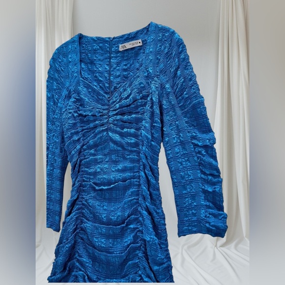 Zara Stylish Blue Ruched Midi Dress - Picture 6 of 8